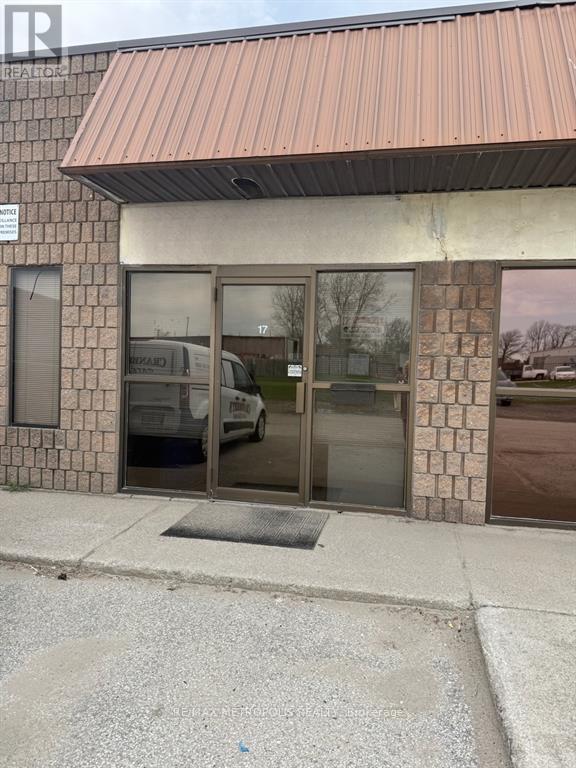 17 - 1173 Michener Road, Sarnia, Ontario  N7S 4W3 - Photo 2 - X13043158