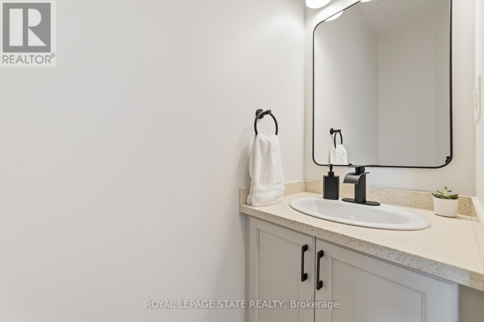 92 Benziger Lane, Hamilton, Ontario  L8E 6G5 - Photo 8 - X13043162