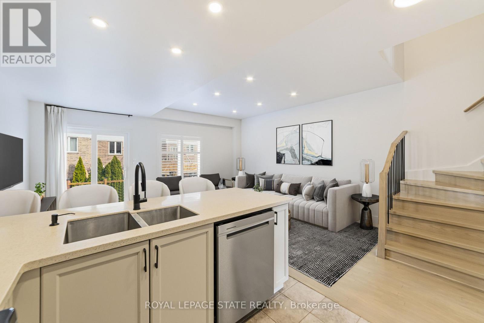 92 Benziger Lane, Hamilton, Ontario  L8E 6G5 - Photo 9 - X13043162