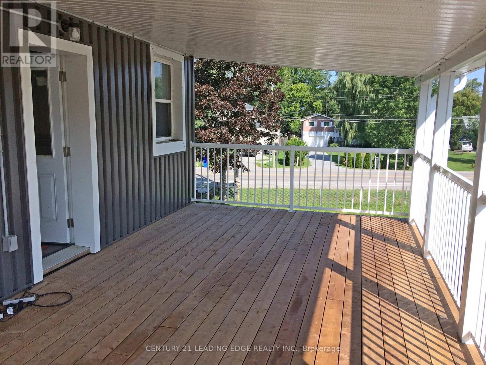 1035 Metro Road N, Georgina, Ontario  L4P 3E9 - Photo 13 - N12844386