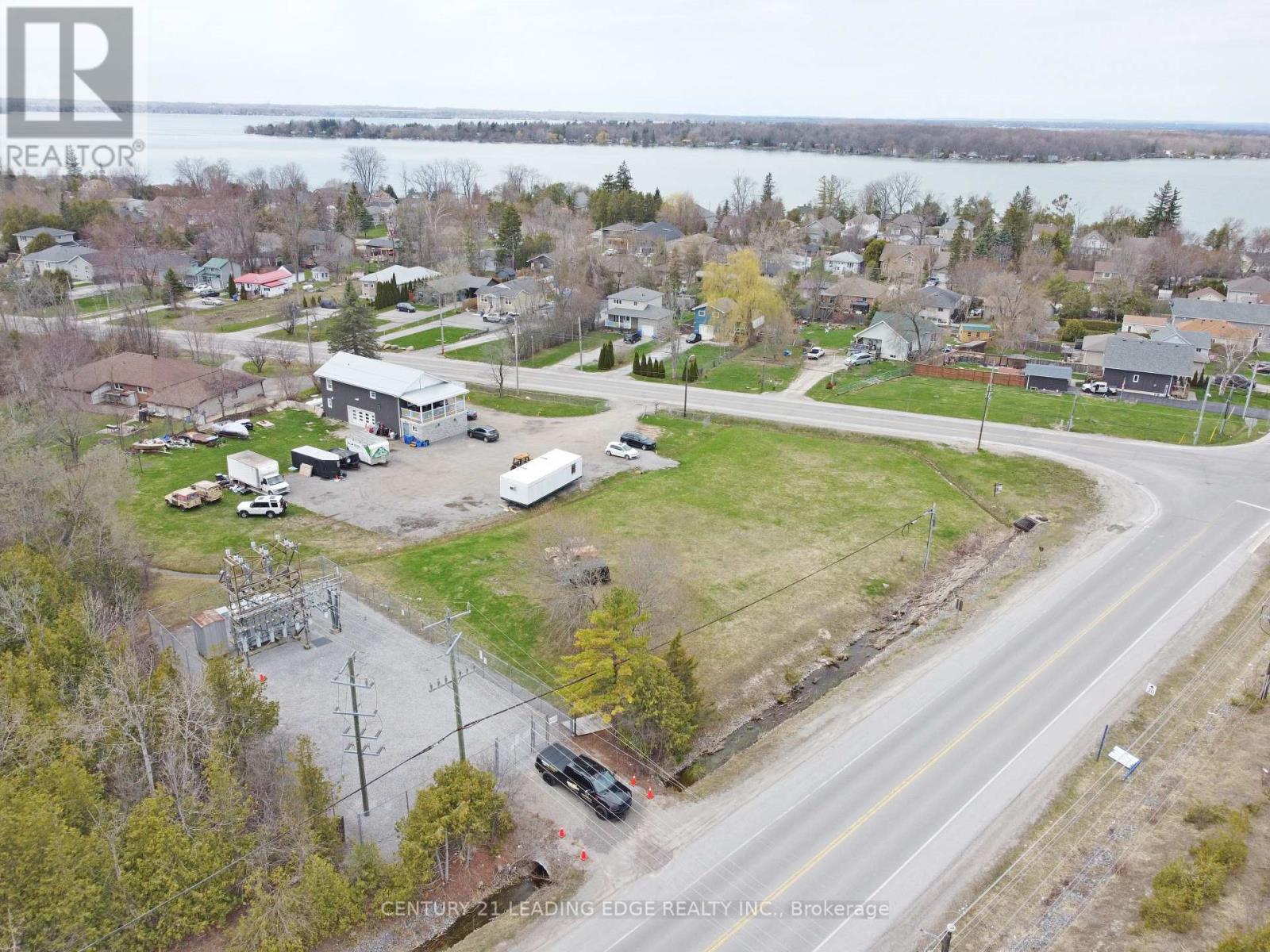 1035 Metro Road N, Georgina, Ontario  L4P 3E9 - Photo 2 - N12844386