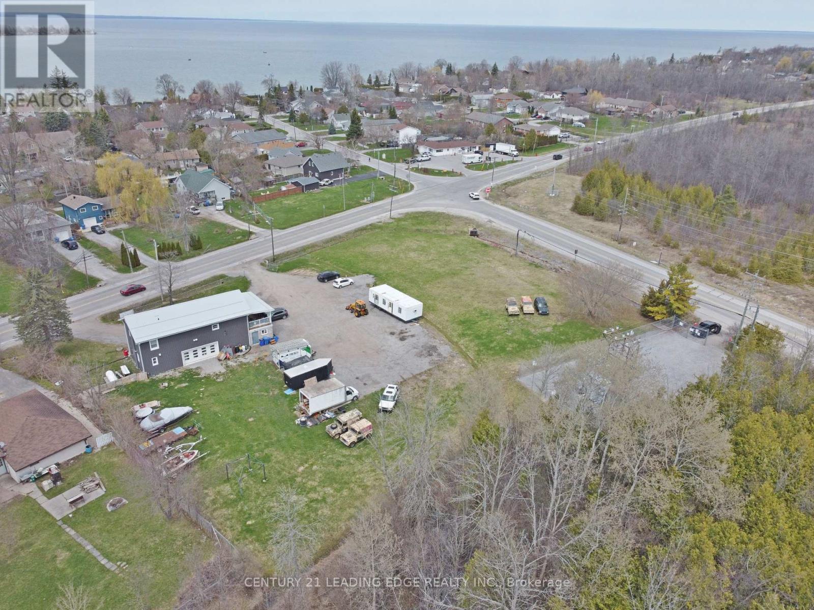 1035 Metro Road N, Georgina, Ontario  L4P 3E9 - Photo 4 - N12844386