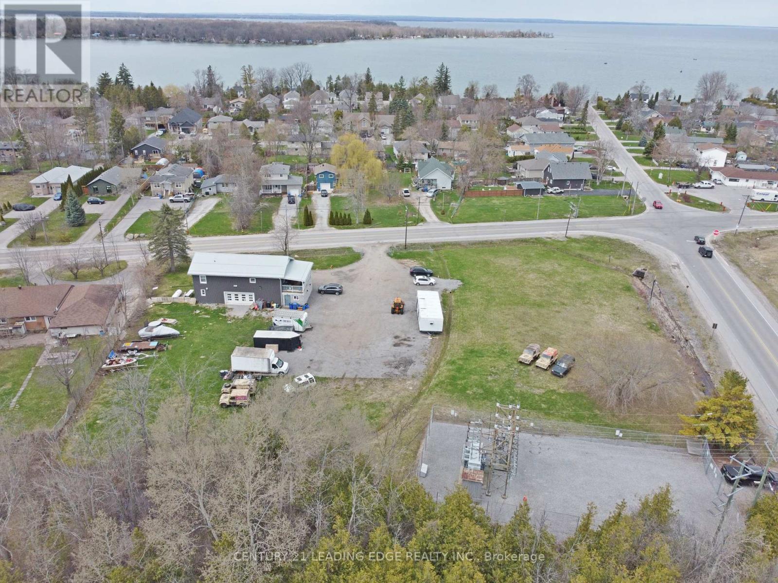 1035 Metro Road N, Georgina, Ontario  L4P 3E9 - Photo 3 - N12844386