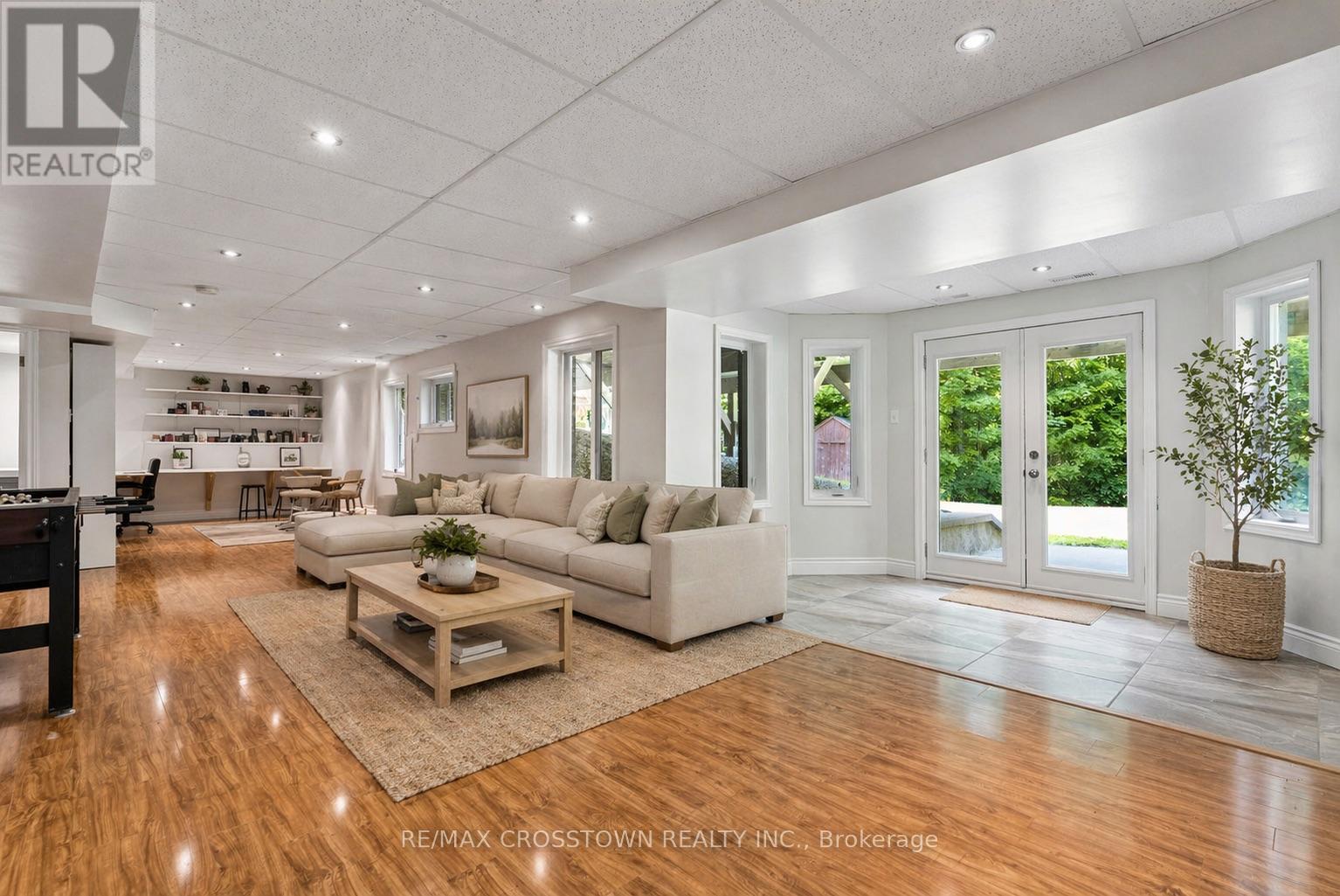 19 Gillespie Trail S, Essa, Ontario  L3W 0V1 - Photo 31 - N13038136