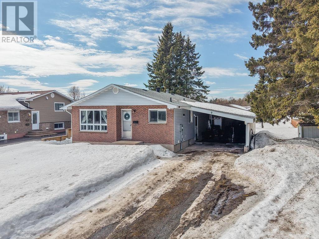 9 East Dunrobin Bay, Sault Ste. Marie, Ontario  P6C 5T4 - Photo 2 - SM260718