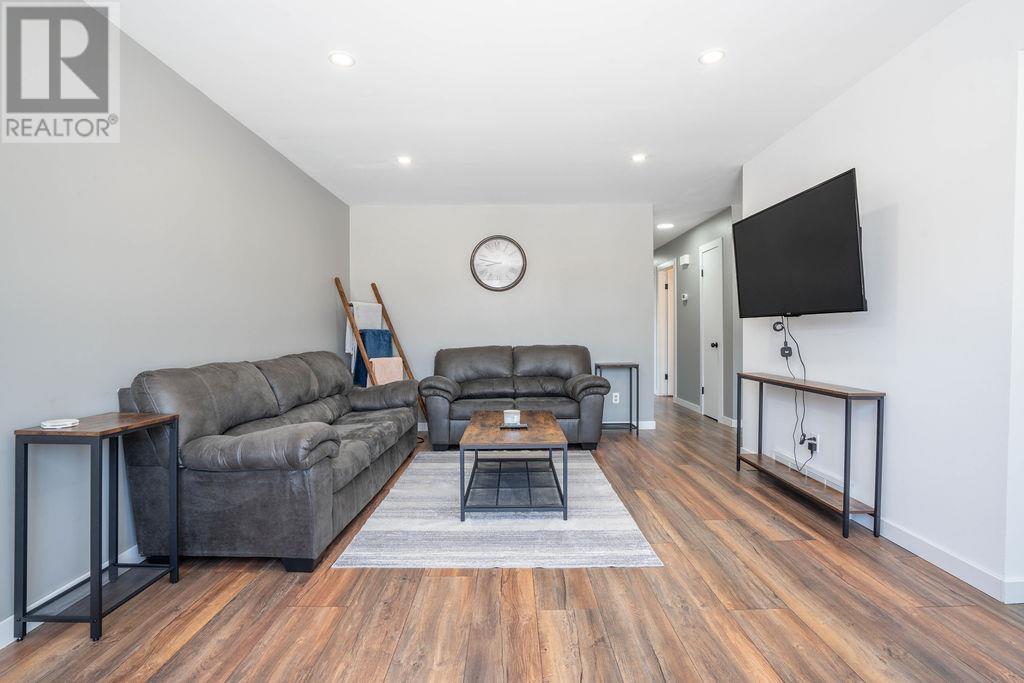 9 East Dunrobin Bay, Sault Ste. Marie, Ontario  P6C 5T4 - Photo 16 - SM260718