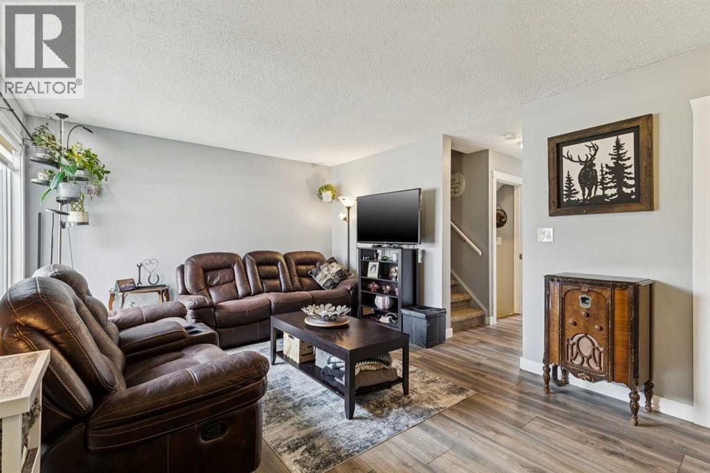 113, 107 Elm Place, Okotoks, Alberta  T1S 1J1 - Photo 3 - A2292596