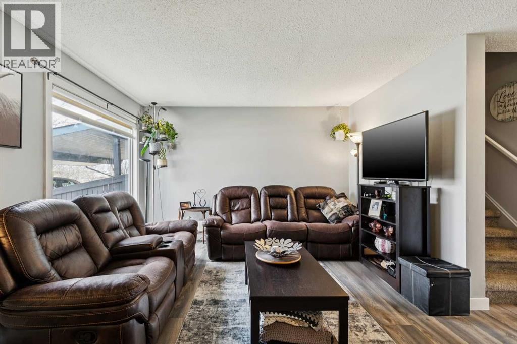 113, 107 Elm Place, Okotoks, Alberta  T1S 1J1 - Photo 4 - A2292596