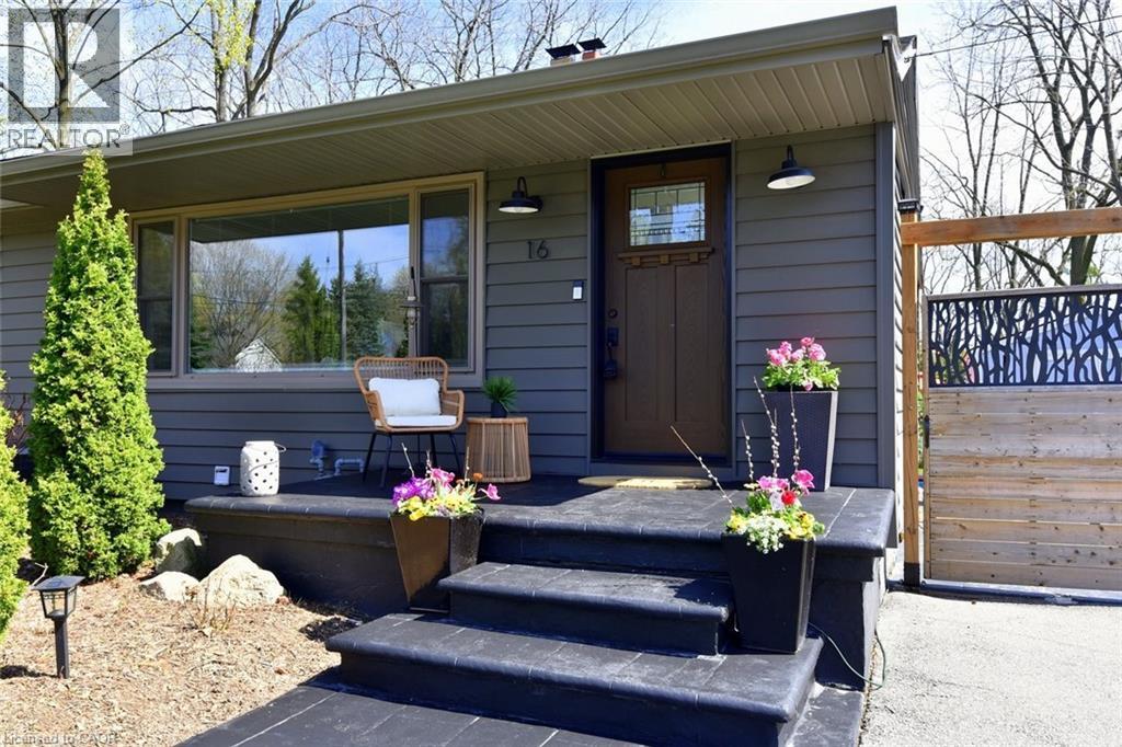 16 Church Street, Waterdown, Ontario  L0R 2H0 - Photo 3 - 40823090