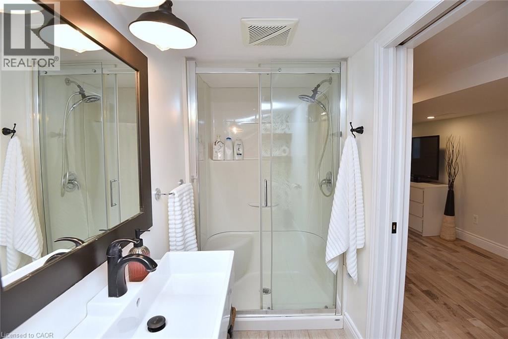 16 Church Street, Waterdown, Ontario  L0R 2H0 - Photo 35 - 40823090