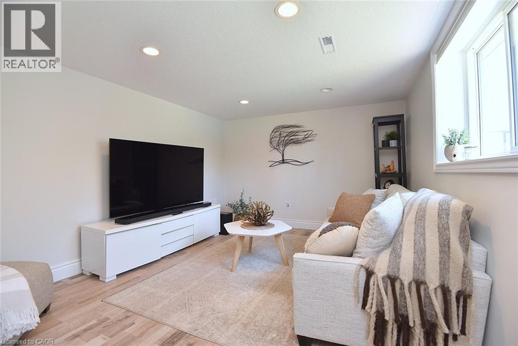 16 Church Street, Waterdown, Ontario  L0R 2H0 - Photo 31 - 40823090