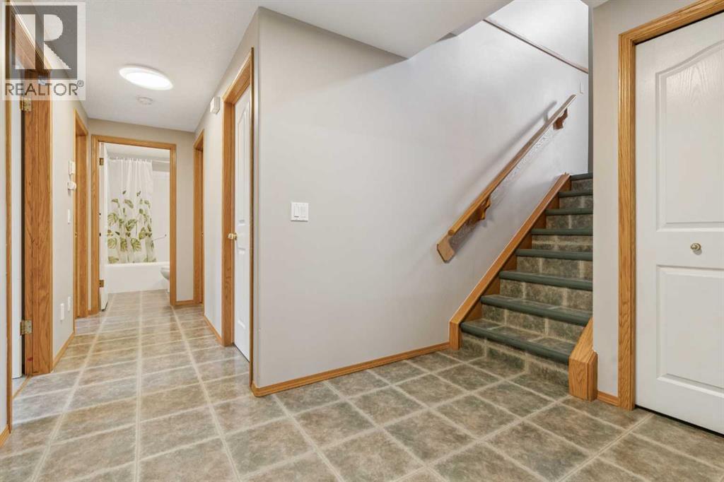 10 Bow Ridge Lane, Cochrane, Alberta  T4C 1T6 - Photo 21 - A2303344