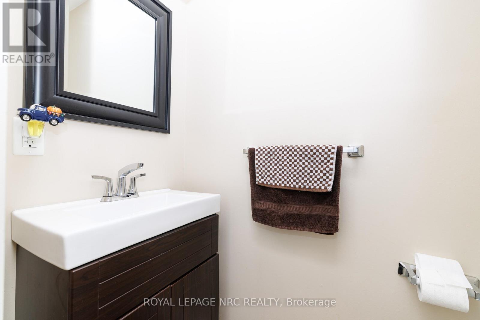 32 Dianne Drive, St. Catharines, Ontario  L2P 3R7 - Photo 12 - X13043186