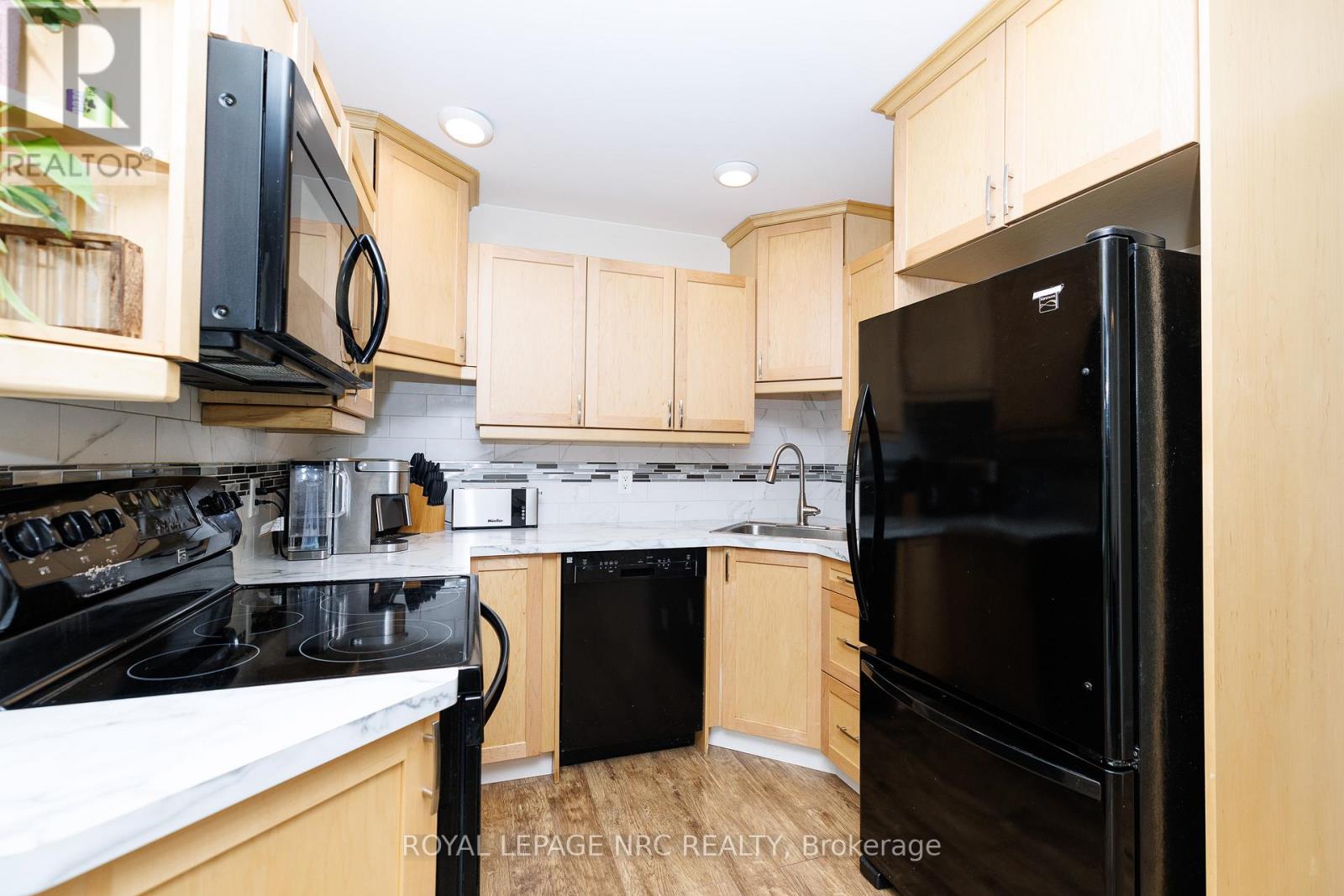 32 Dianne Drive, St. Catharines, Ontario  L2P 3R7 - Photo 6 - X13043186