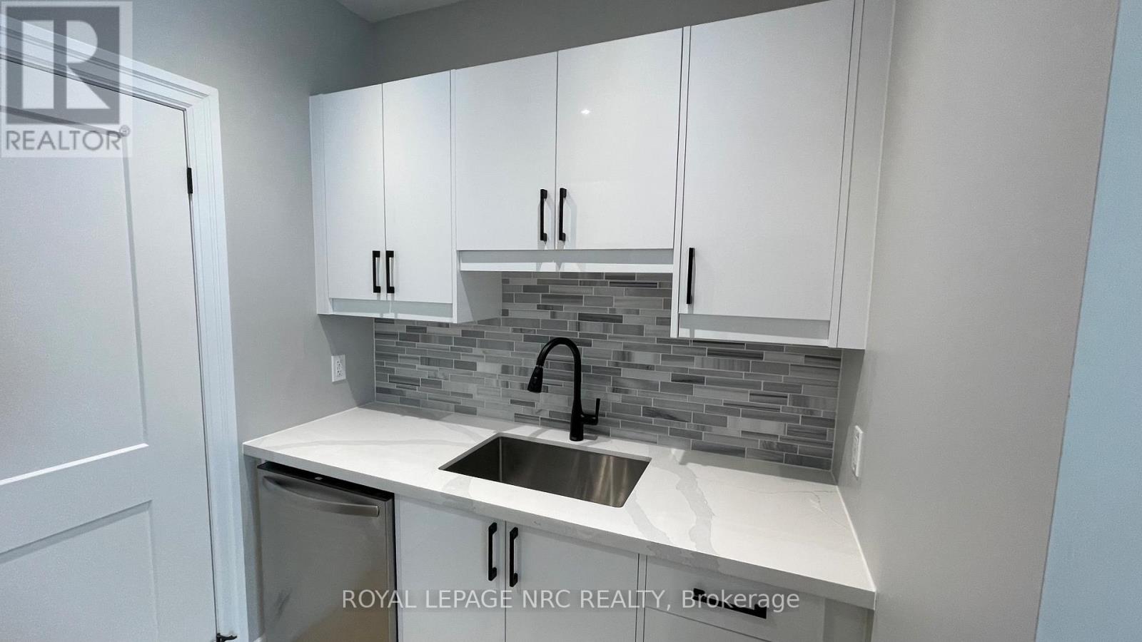 102 - 69 East Main Street, Welland, Ontario  L3B 3W4 - Photo 4 - X13043214