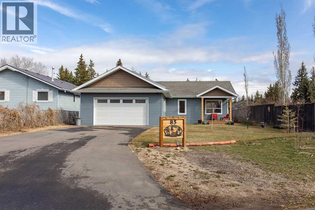 85 Lakeview Avenue, gull lake, Alberta