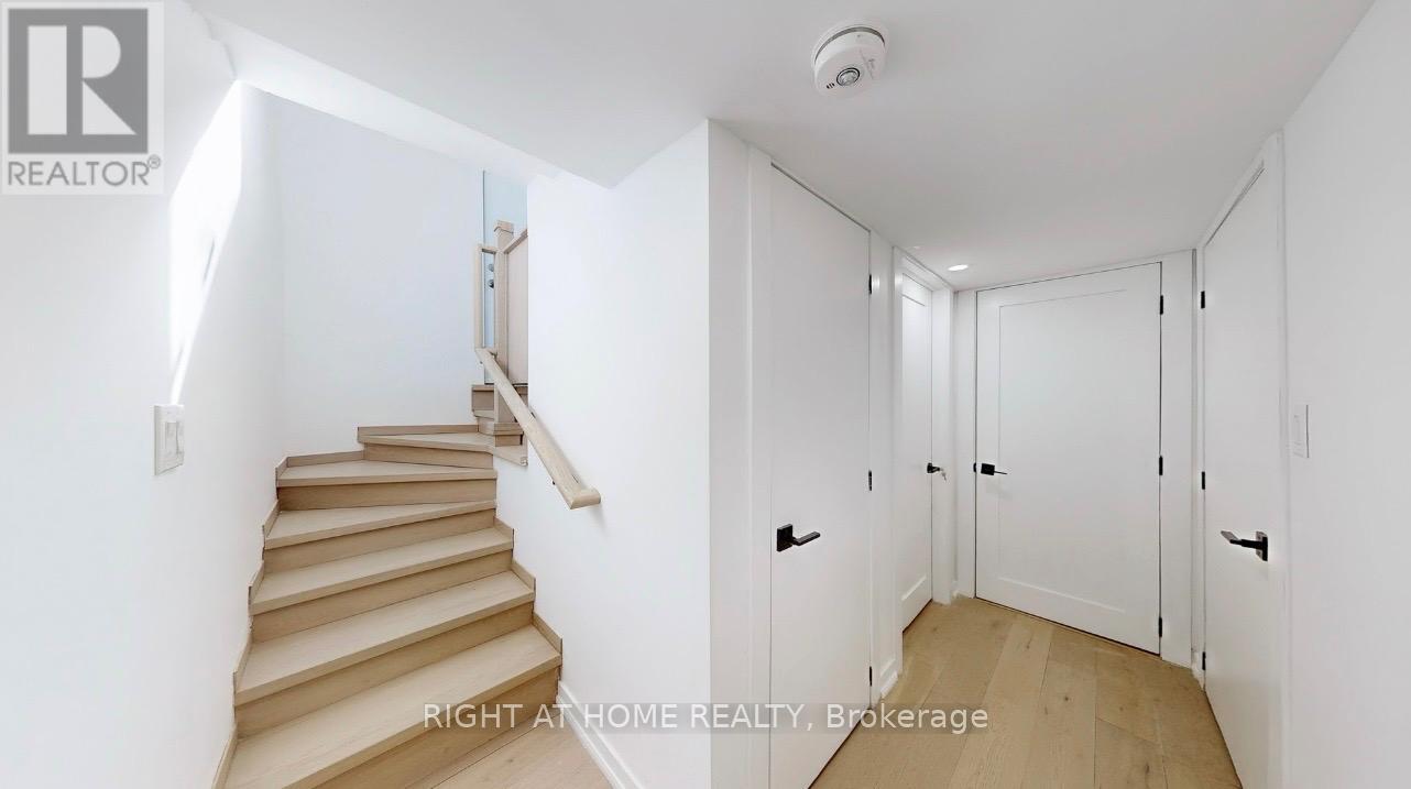 Basement/studio - 118 Clifton Avenue, Toronto, Ontario  M3H 4L3 - Photo 2 - C13043184