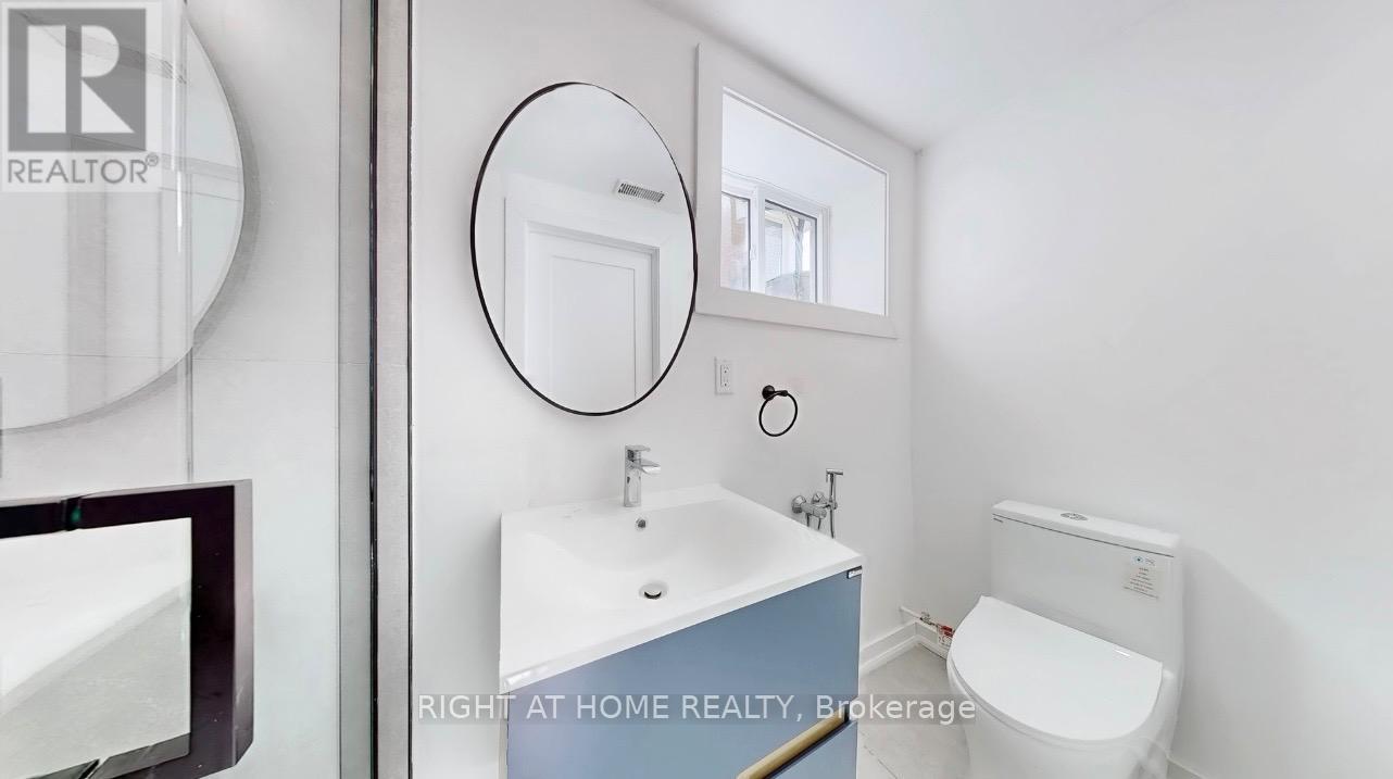 Basement/studio - 118 Clifton Avenue, Toronto, Ontario  M3H 4L3 - Photo 6 - C13043184