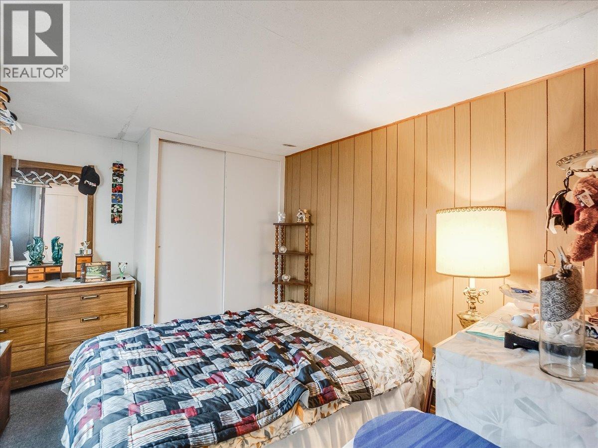 637 9th Avenue, Castlegar, British Columbia  V1N 1M5 - Photo 17 - 10384840