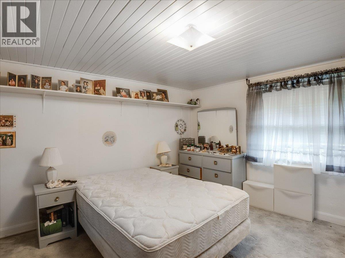 637 9th Avenue, Castlegar, British Columbia  V1N 1M5 - Photo 19 - 10384840