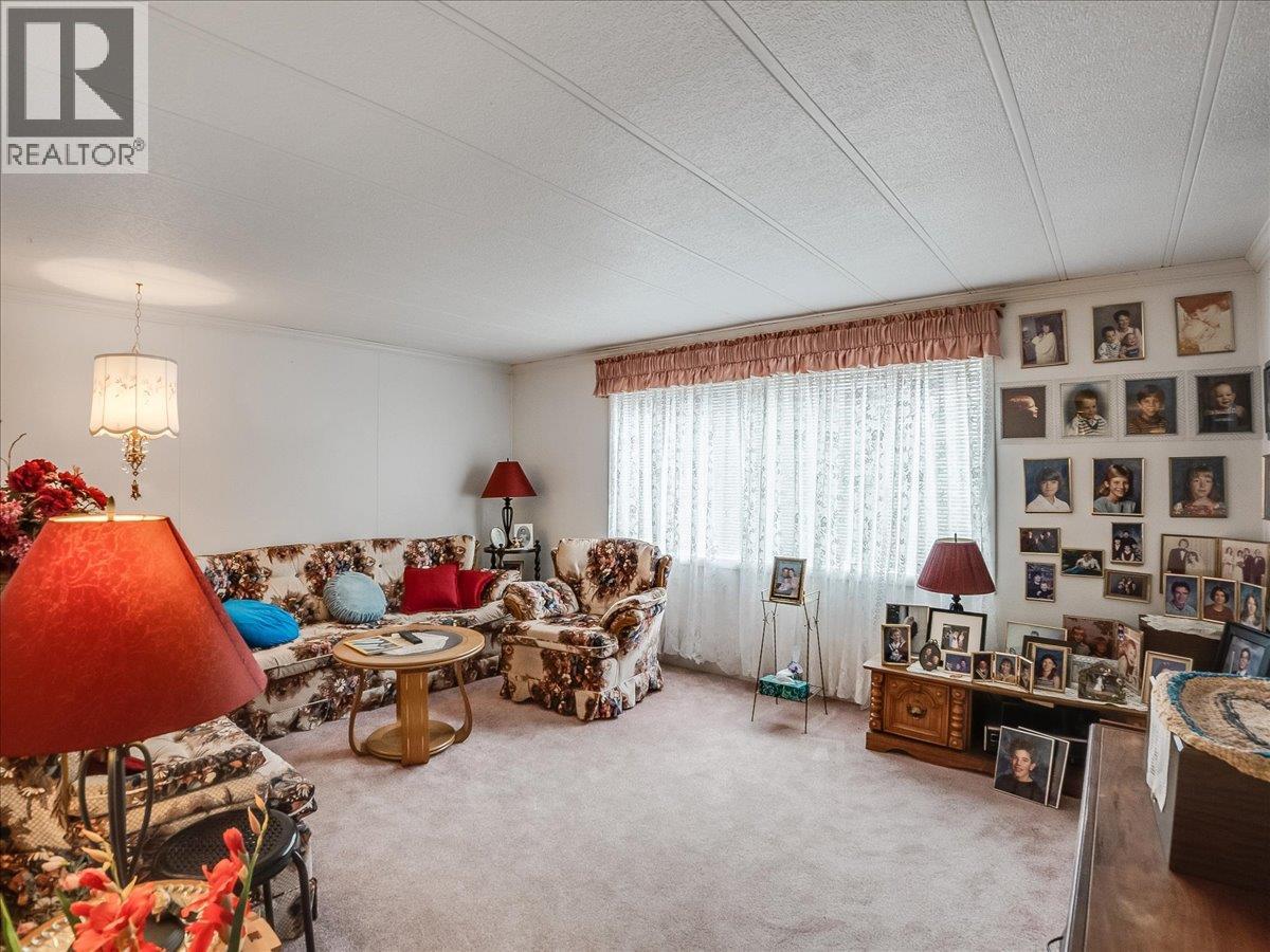 637 9th Avenue, Castlegar, British Columbia  V1N 1M5 - Photo 9 - 10384840