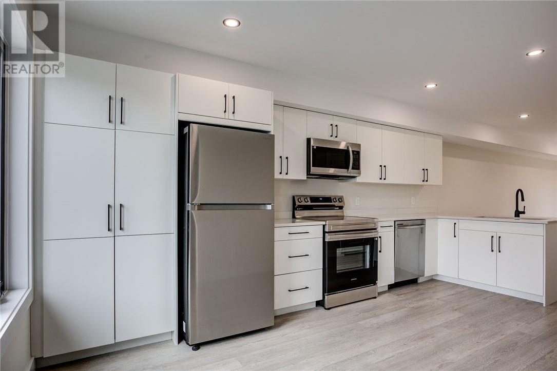 633 Notre Dame Unit# 2, Azilda, Ontario  P0M 1B0 - Photo 4 - 2126339