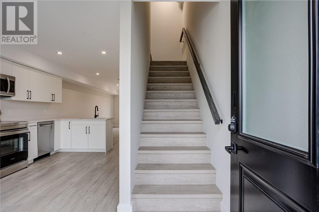 633 Notre Dame Unit# 2, Azilda, Ontario  P0M 1B0 - Photo 2 - 2126339