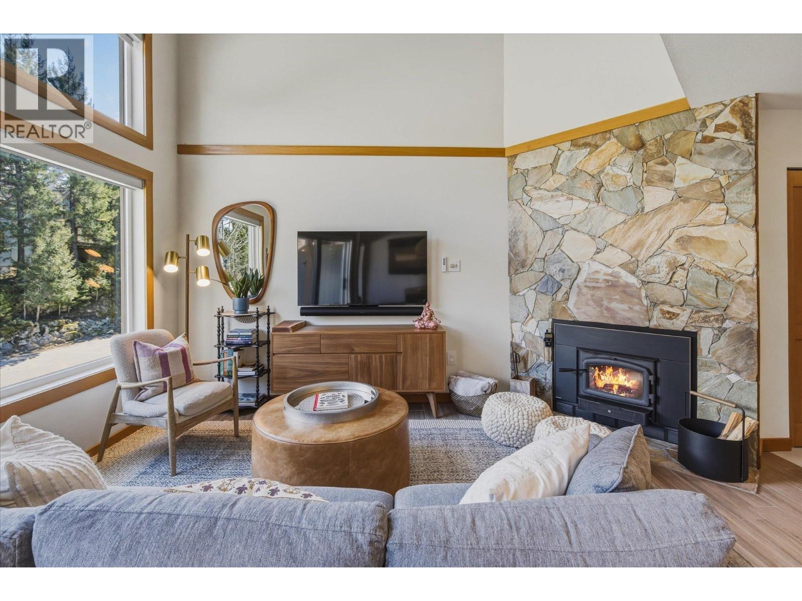 32 6127 Eagle Ridge Crescent, Whistler, British Columbia  V8E 0W7 - Photo 2 - R3115659