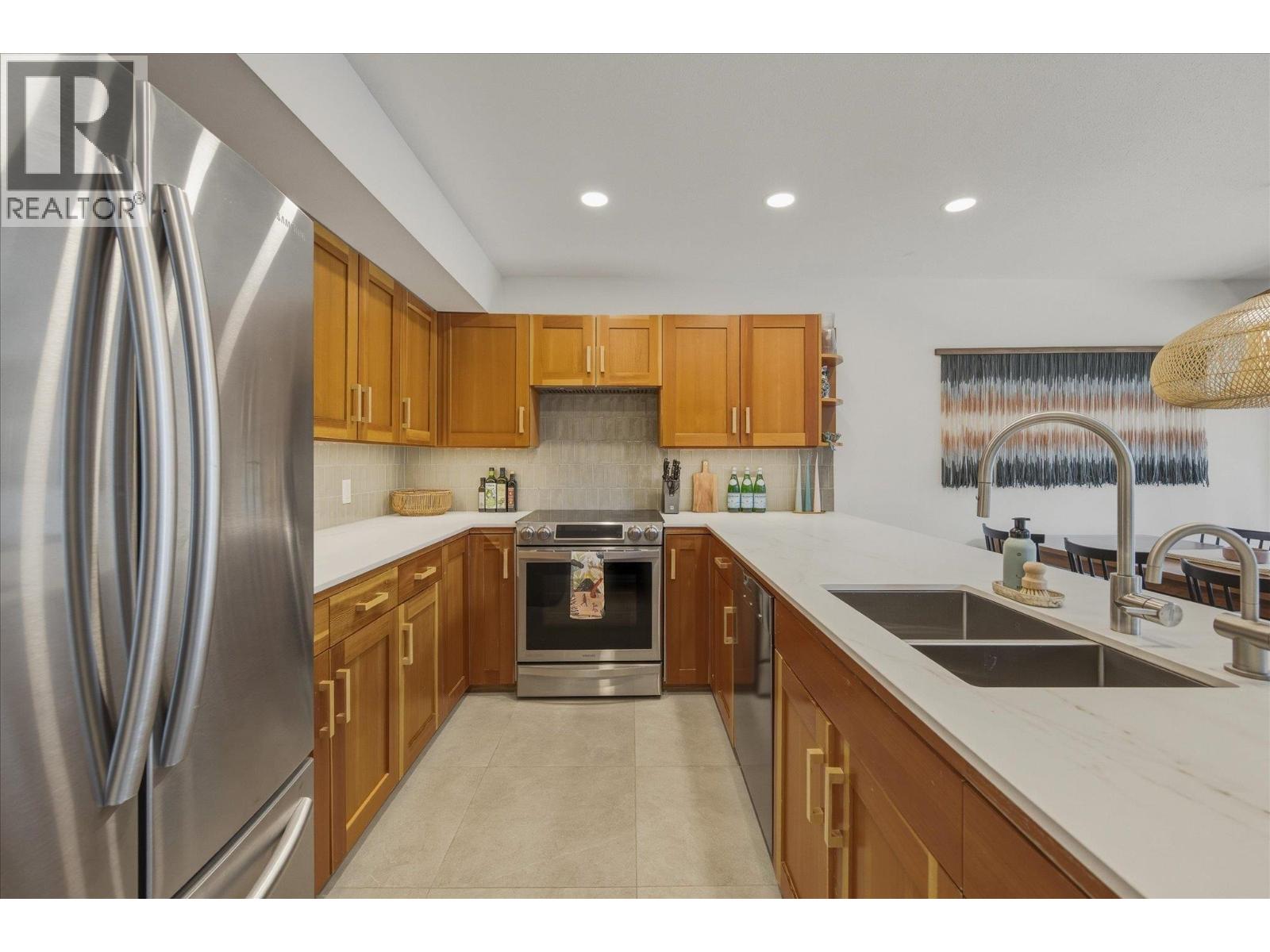 32 6127 Eagle Ridge Crescent, Whistler, British Columbia  V8E 0W7 - Photo 8 - R3115659