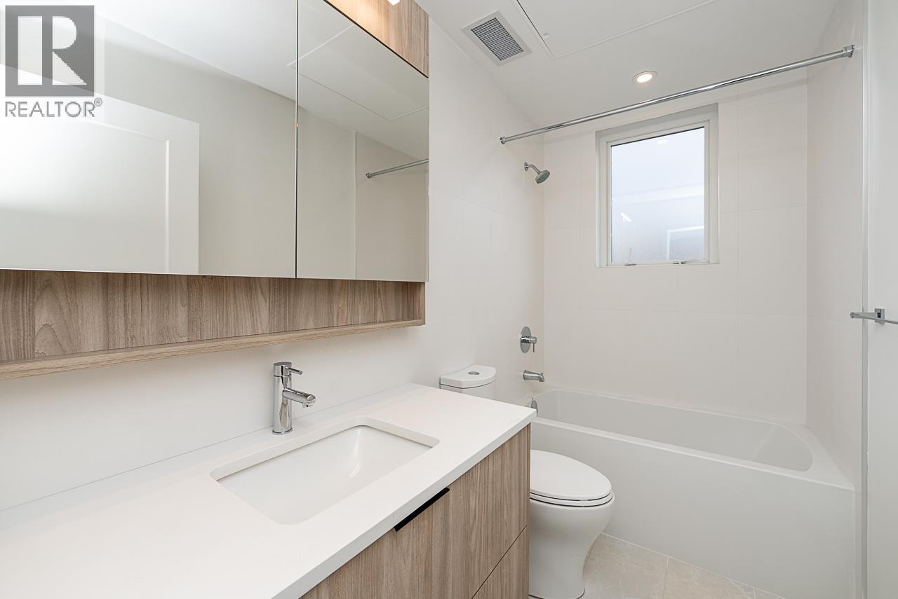 210 7161 17th Avenue, Burnaby, British Columbia  V3N 0K1 - Photo 25 - R3115674