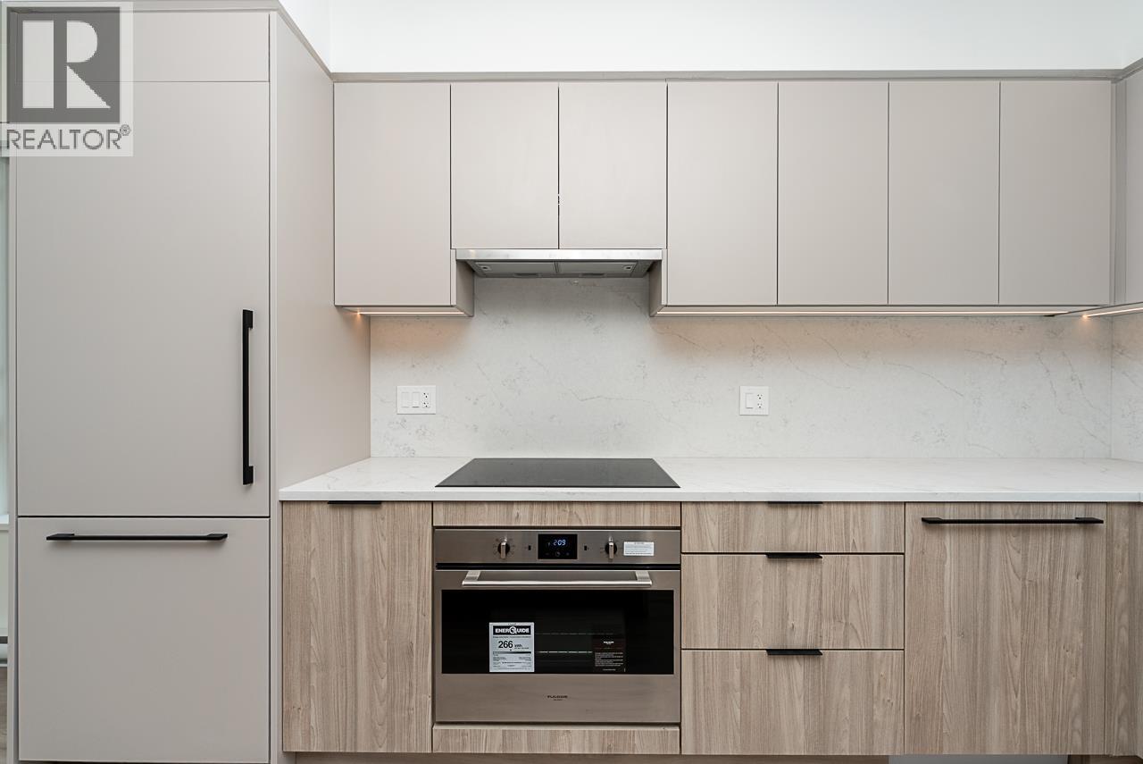 210 7161 17th Avenue, Burnaby, British Columbia  V3N 0K1 - Photo 7 - R3115674