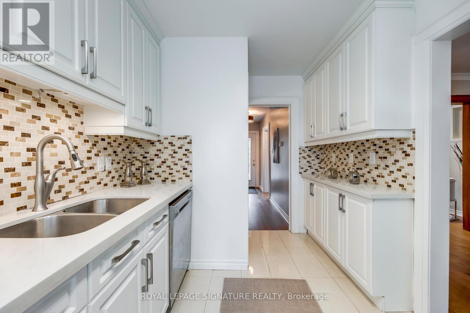 118 Blantyre Avenue, Toronto, Ontario  M1N 2R5 - Photo 12 - E13043258