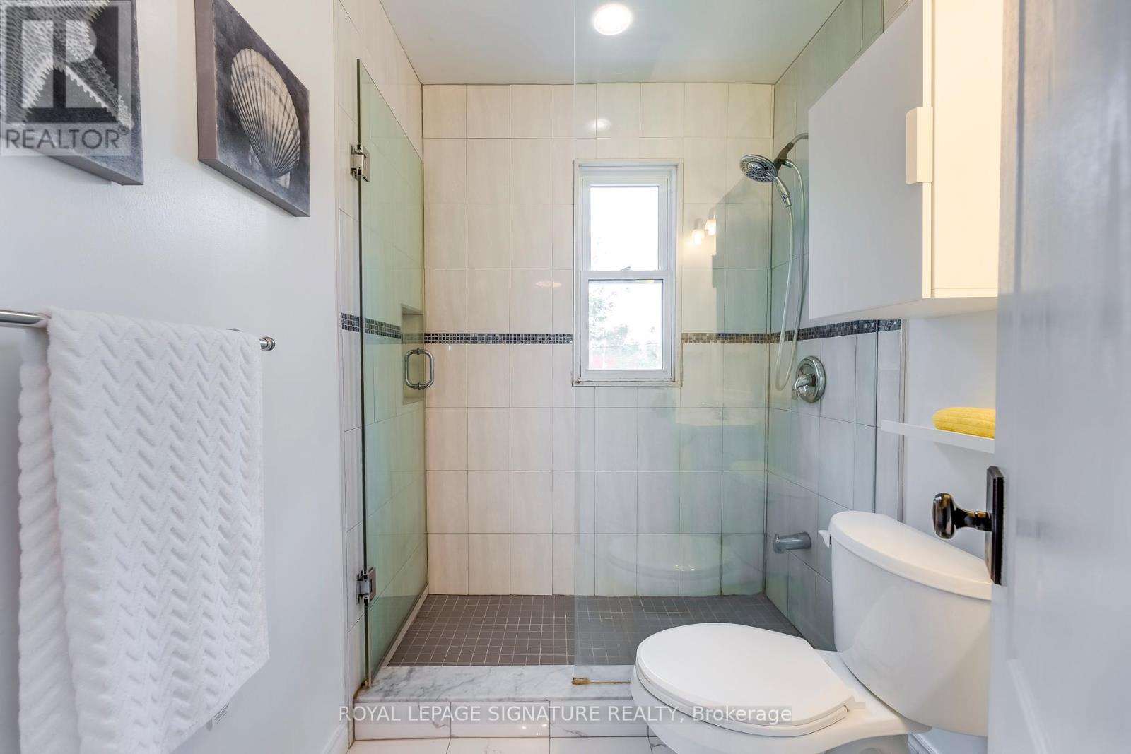 118 Blantyre Avenue, Toronto, Ontario  M1N 2R5 - Photo 18 - E13043258