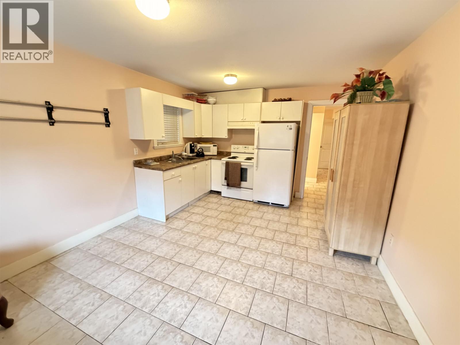 7332 1st Street, Burnaby, British Columbia  V3N 3S8 - Photo 12 - R3115671