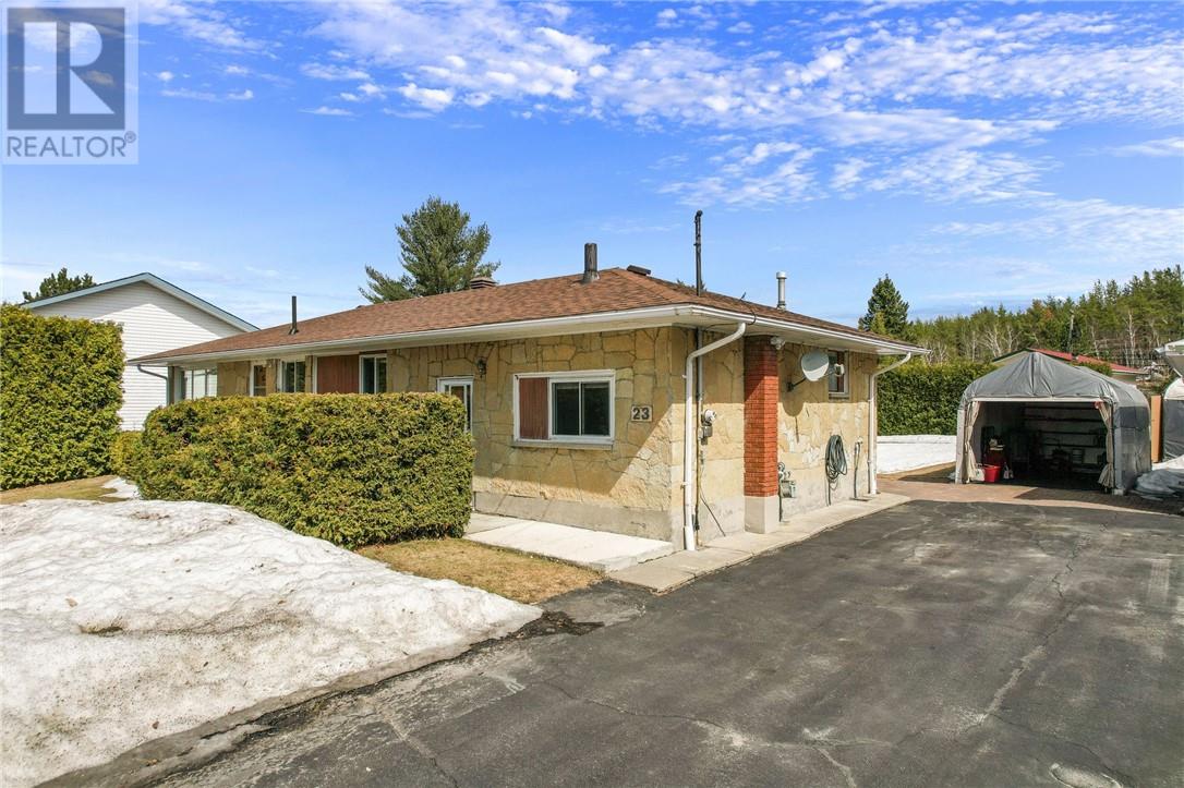 23 Riverside Drive, Wahnapitae, Ontario  P0M 3C0 - Photo 2 - 2127298