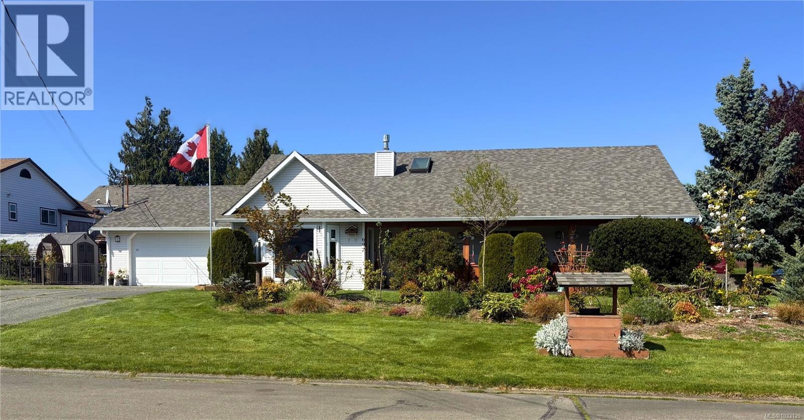 697 Woodburn St, Parksville, British Columbia