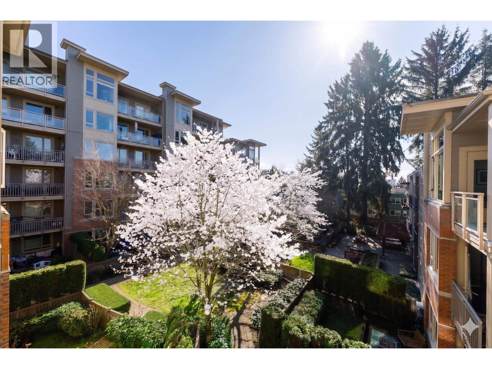 311 159 W 22ND STREET, North Vancouver, British Columbia