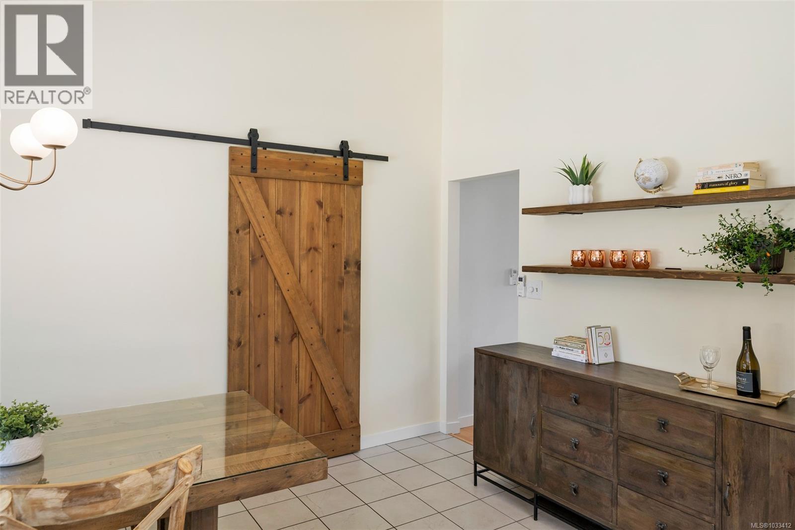 1826 Newton St, Saanich, British Columbia  V8R 2R4 - Photo 14 - 1033412