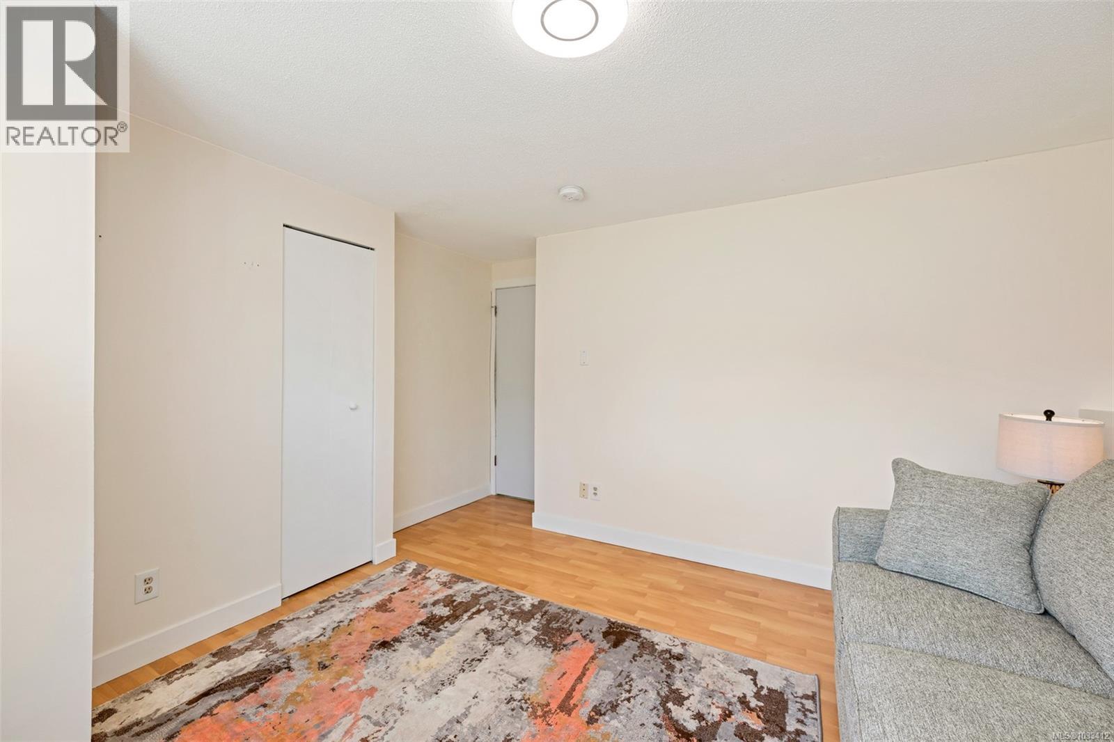 1826 Newton St, Saanich, British Columbia  V8R 2R4 - Photo 39 - 1033412