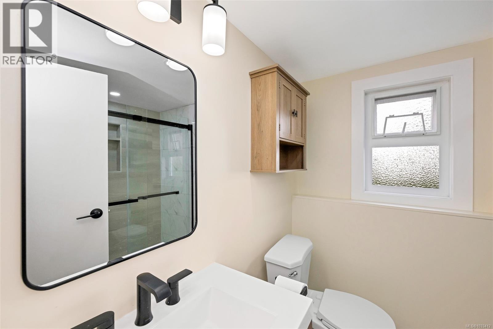 1826 Newton St, Saanich, British Columbia  V8R 2R4 - Photo 43 - 1033412