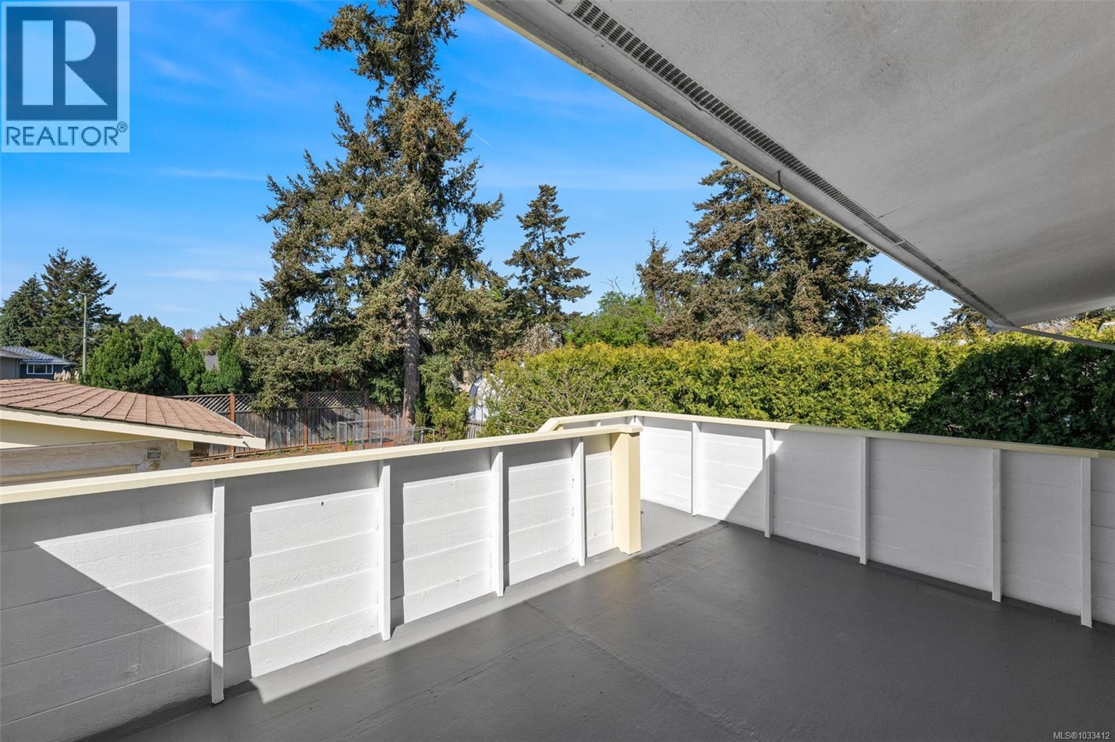 1826 Newton St, Saanich, British Columbia  V8R 2R4 - Photo 46 - 1033412