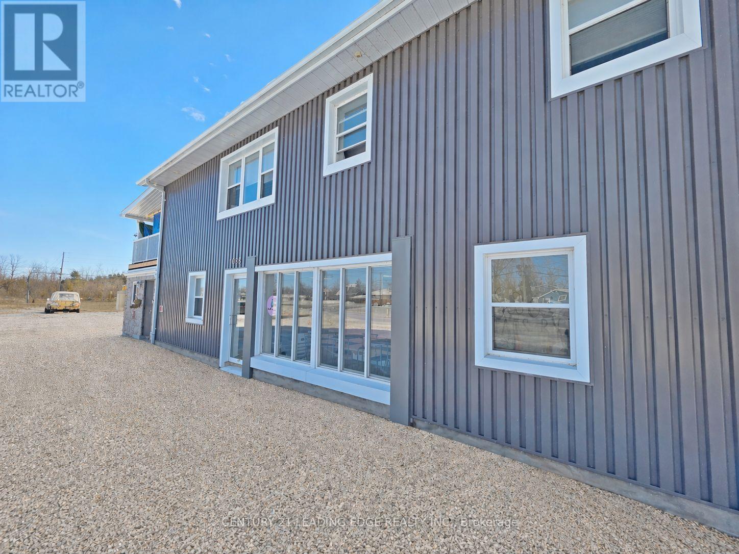 1035 Metro Road N, Georgina, Ontario  L4P 3E9 - Photo 6 - N12844386