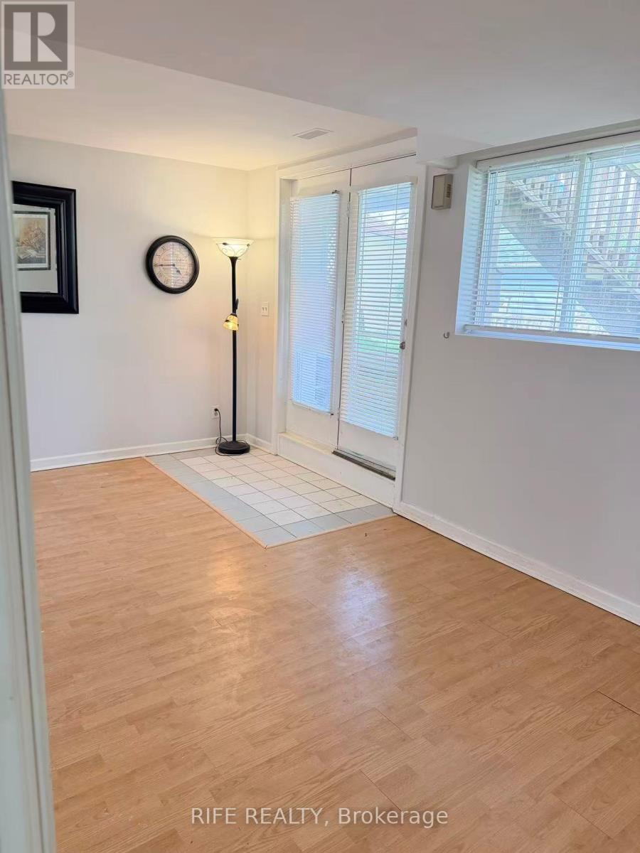 # BACK UNIT - 395 LORETTA CRESCENT, Whitchurch-Stouffville, Ontario