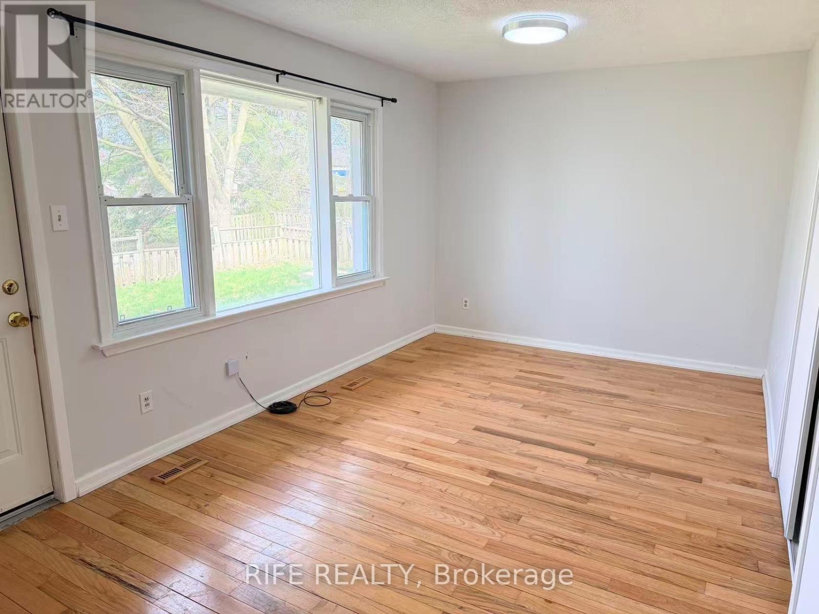 # Back Unit - 395 Loretta Crescent, Whitchurch-Stouffville, Ontario  L4A 7G3 - Photo 11 - N13043216