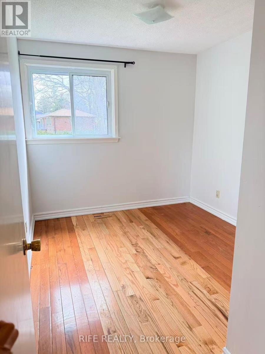 # Back Unit - 395 Loretta Crescent, Whitchurch-Stouffville, Ontario  L4A 7G3 - Photo 12 - N13043216