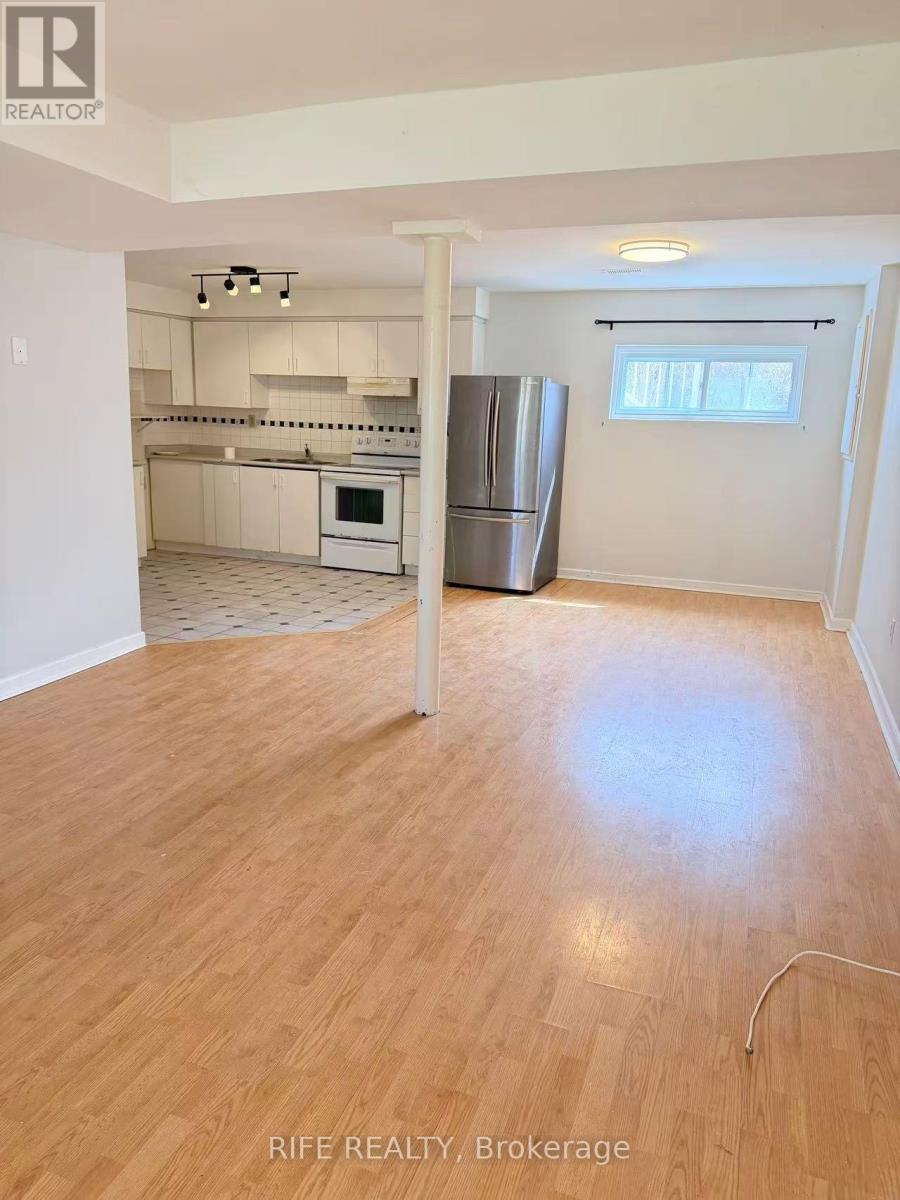 # Back Unit - 395 Loretta Crescent, Whitchurch-Stouffville, Ontario  L4A 7G3 - Photo 4 - N13043216