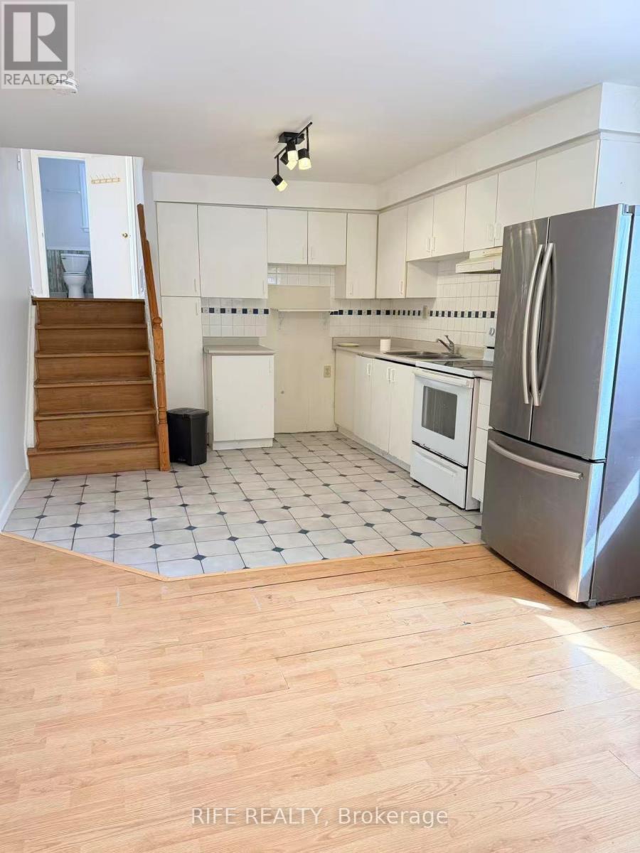 # Back Unit - 395 Loretta Crescent, Whitchurch-Stouffville, Ontario  L4A 7G3 - Photo 7 - N13043216