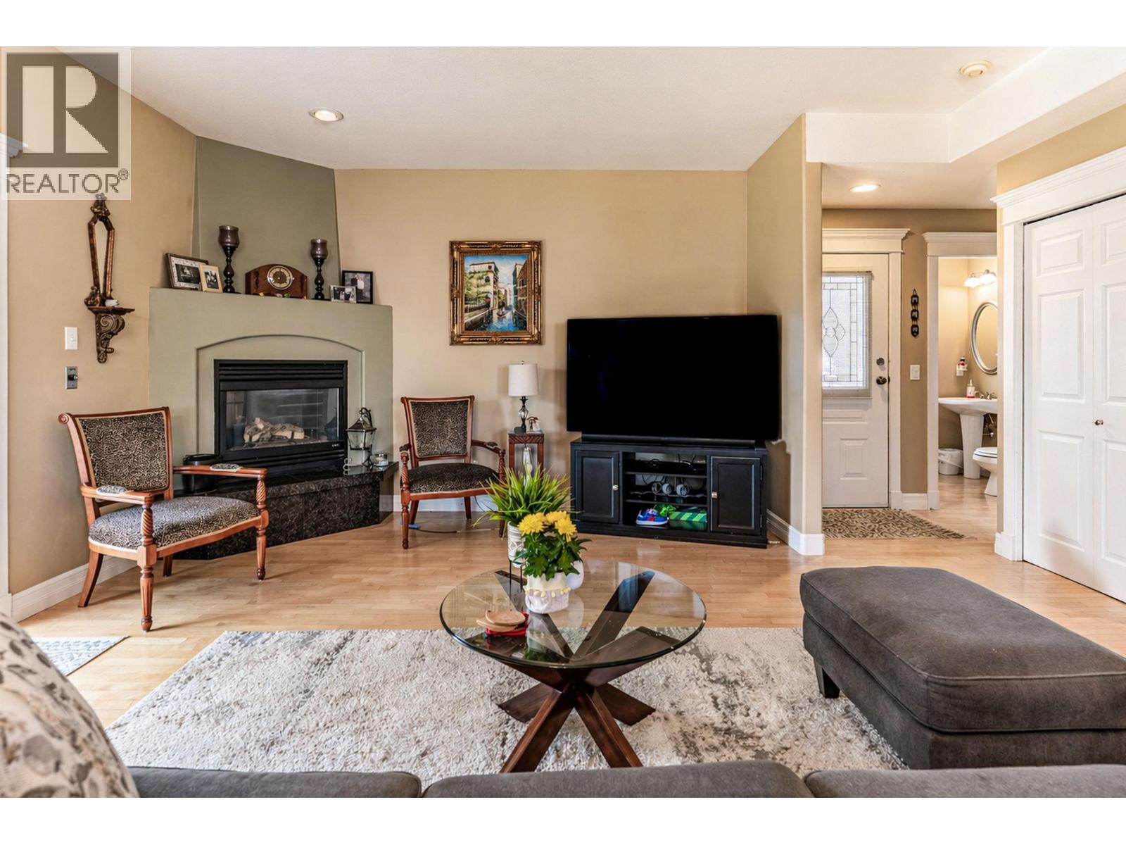 4049 Lakeshore Drive Unit# 105, Kelowna, British Columbia  V1W 1V7 - Photo 6 - 10384622