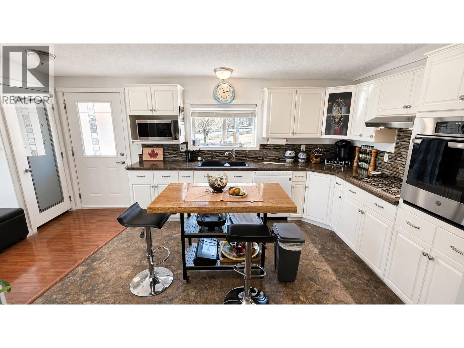 3260 Gun Range Road, Houston, British Columbia  V0J 1Z2 - Photo 11 - R3115612