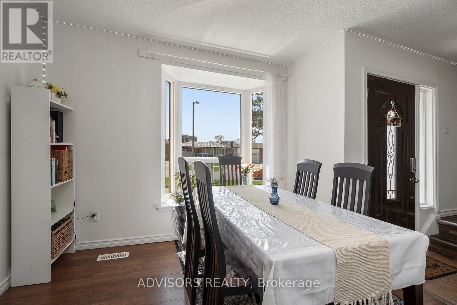 247 - 258 John Garland Boulevard, Toronto, Ontario  M9V 1N8 - Photo 4 - W13043178